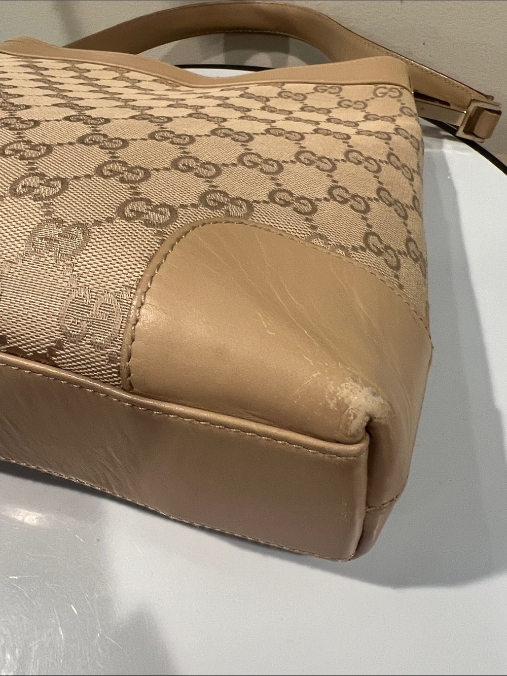 Gucci Tan Monogram Shoulder Bag - Picture 10 of 13